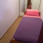 Appartement In Family House Linda *
