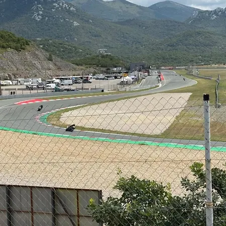 Apartman In Family House Linda