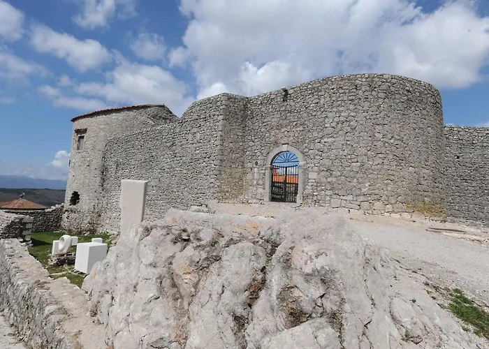 Appartement In Family House Linda *